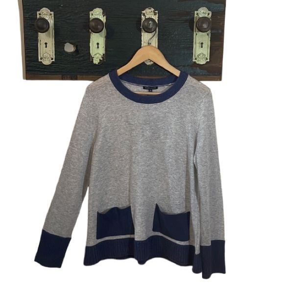 Robert Kitchen Light Knit Grey Front Pocket Sweater Size Medium - Picture 3 of 13